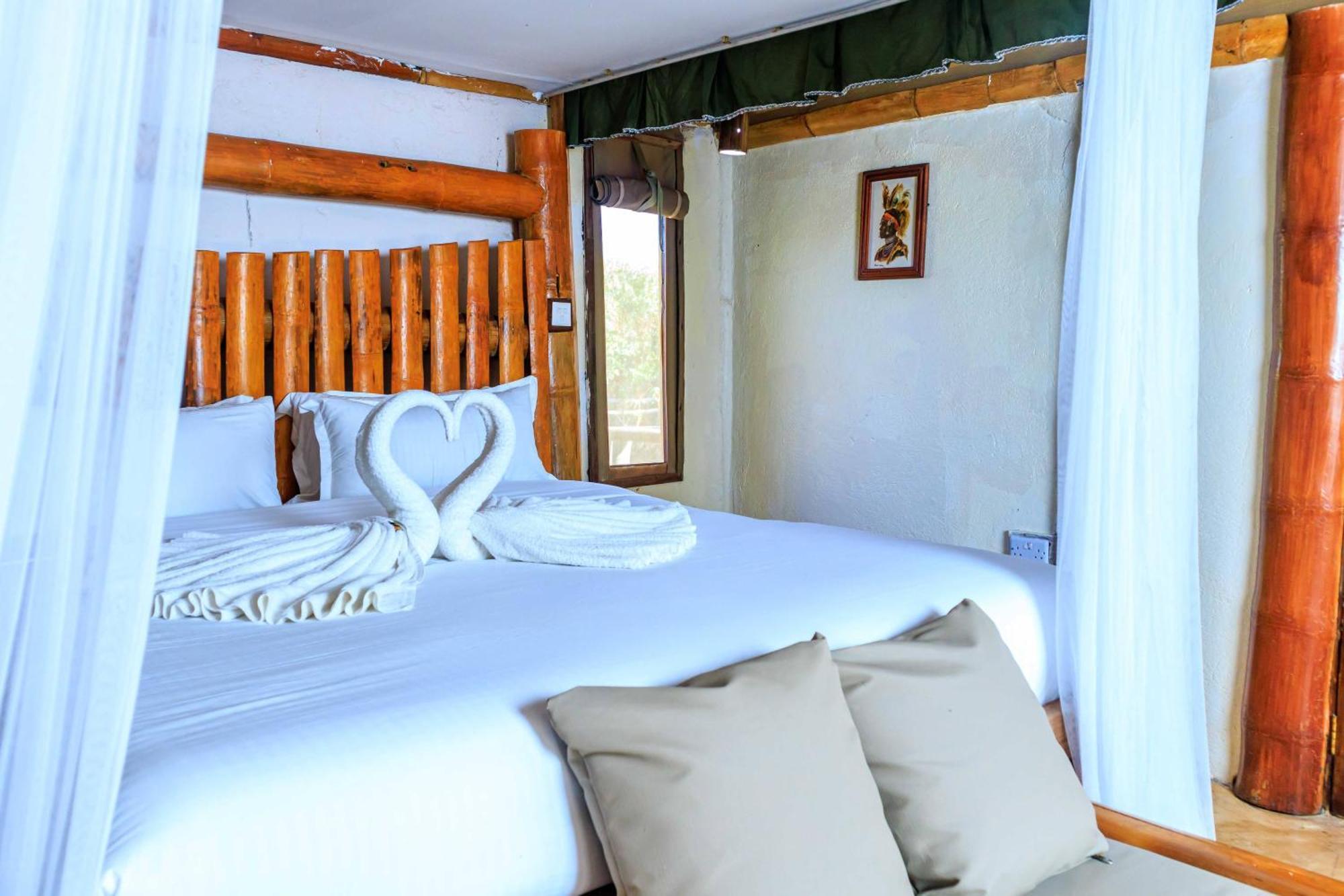 Samburu Elephant Lodge Isiolo Esterno foto